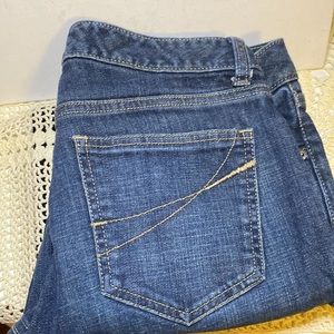 Gap Curvy Flare blue denim with stitched pockets